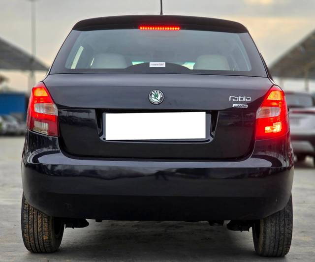 https://images10.gaadi.com/usedcar_image/4606747/original/processed_b3f79430b1cf95c5a1a5ec6e69a82dd8.jpg?imwidth=6401