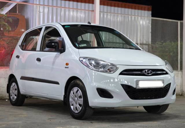 https://images10.gaadi.com/usedcar_image/4606753/original/processed_945d20ead624fb64467f9a516b7608d9.jpg?imwidth=6400