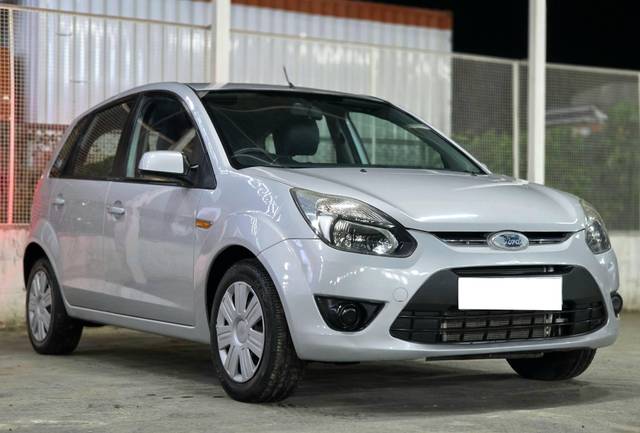 https://images10.gaadi.com/usedcar_image/4606755/original/processed_2b5ef3e3502fffd93c131ae9f89bf902.jpg?imwidth=6400