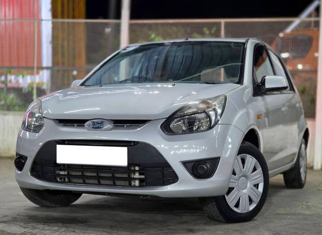 https://images10.gaadi.com/usedcar_image/4606755/original/processed_f7053d632dd5fbca867eec45a73cb058.jpg?imwidth=6402