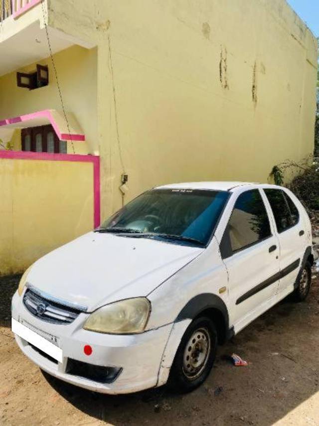 https://images10.gaadi.com/usedcar_image/4606772/original/processed_d5d8aecf-7232-4448-9358-2398ae4ee4e9.jpeg?imwidth=6400