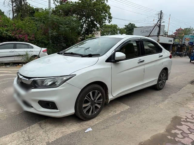 https://images10.gaadi.com/usedcar_image/4606790/original/93d0a58d-9b50-4929-b1f4-0599bad6a6e2.png?imwidth=6400