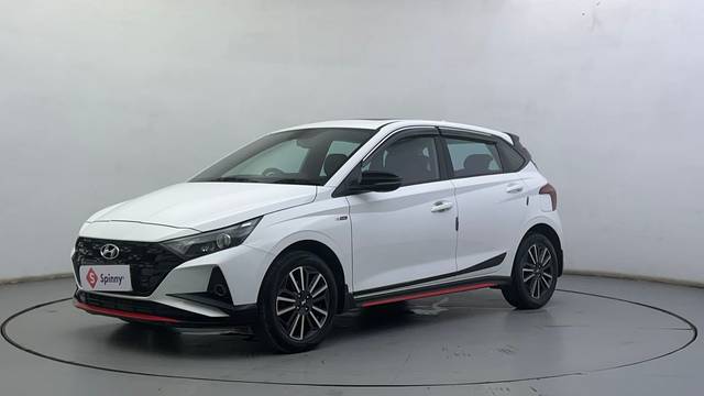 https://images10.gaadi.com/usedcar_image/4606798/original/4f5c7b64f1d84a298d35379c51ba1485.JPG?imwidth=6400