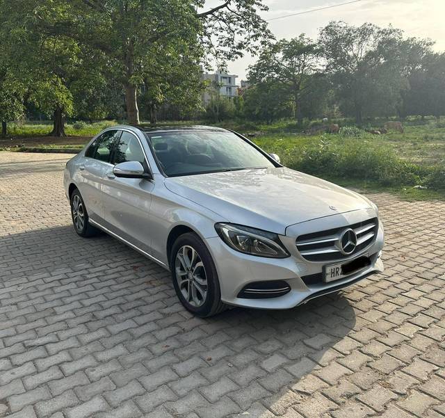 https://images10.gaadi.com/usedcar_image/4606831/original/processed_66c9533c9b14574785d6fa34de86e9c4.jpg?imwidth=6400