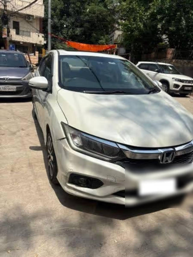 https://images10.gaadi.com/usedcar_image/4606909/original/6acaa35b-781a-41f6-8234-b1764a7bedf9.png?imwidth=6400