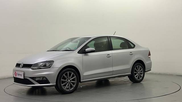 https://images10.gaadi.com/usedcar_image/4606962/original/3abb51a5ac054e3c802abdcf069eee15.JPG?imwidth=6400