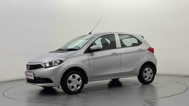 https://images10.gaadi.com/usedcar_image/4606968/original/f70bf56fd2d96b9bd8613b075f5cf67c.JPG?imwidth=6400