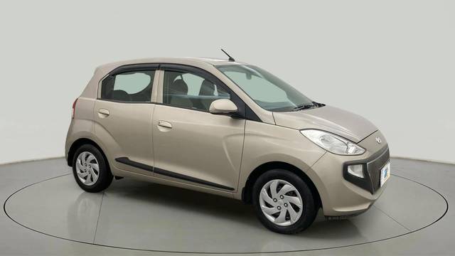 https://images10.gaadi.com/usedcar_image/4606970/original/97c4ab26b6f5331ad6ea908bba7491c4.jpg?imwidth=6400