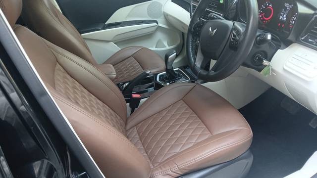 https://images10.gaadi.com/usedcar_image/4606985/original/92e320b7cbc4966b98c17c25571455bc.jpg?imwidth=6401