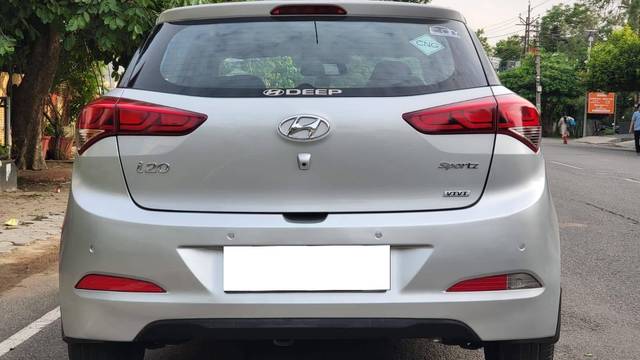 https://images10.gaadi.com/usedcar_image/4607010/original/processed_50150d59-474c-41f6-b984-8eb507a6d2a3.jpg?imwidth=6402