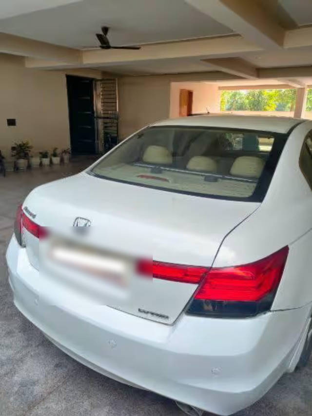 https://images10.gaadi.com/usedcar_image/4607024/original/22899e99-03dd-4341-800c-02d9dd2733ee.png?imwidth=6402
