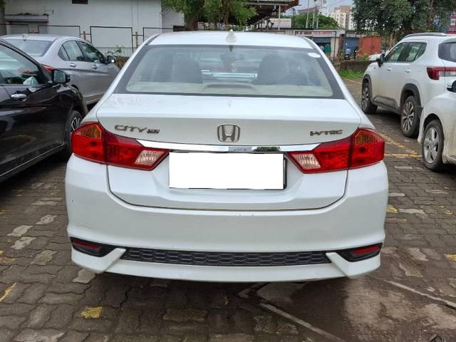 https://images10.gaadi.com/usedcar_image/4607073/original/processed_725ced56-a0b5-4996-8a1c-a95b8dbf7b0f.jpg?imwidth=6401