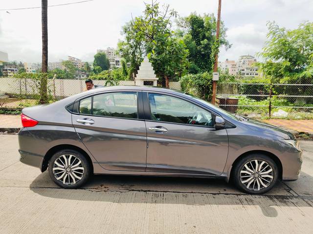 https://images10.gaadi.com/usedcar_image/4607081/original/processed_07070872b7ca37d9dcbbccd25ab32f20.jpg?imwidth=6401