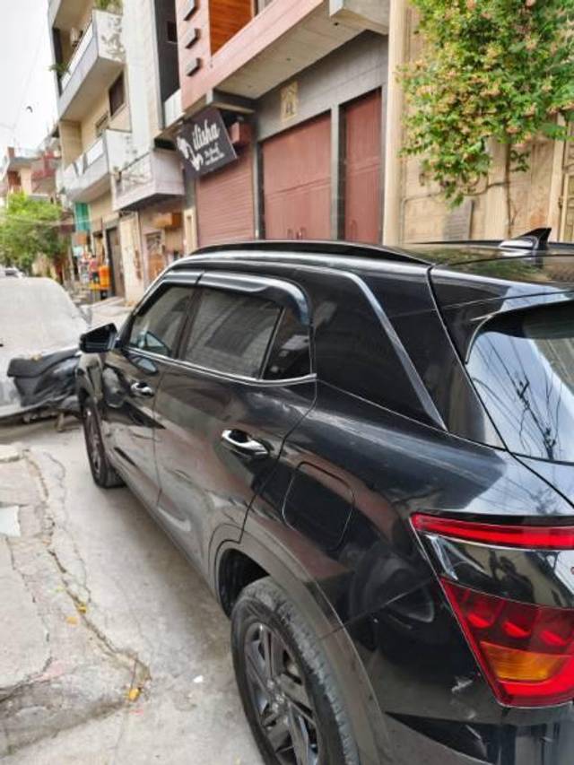 https://images10.gaadi.com/usedcar_image/4607083/original/processed_fa7d7aab-a29b-40e9-9454-62ca06d3910f.jpg?imwidth=6402