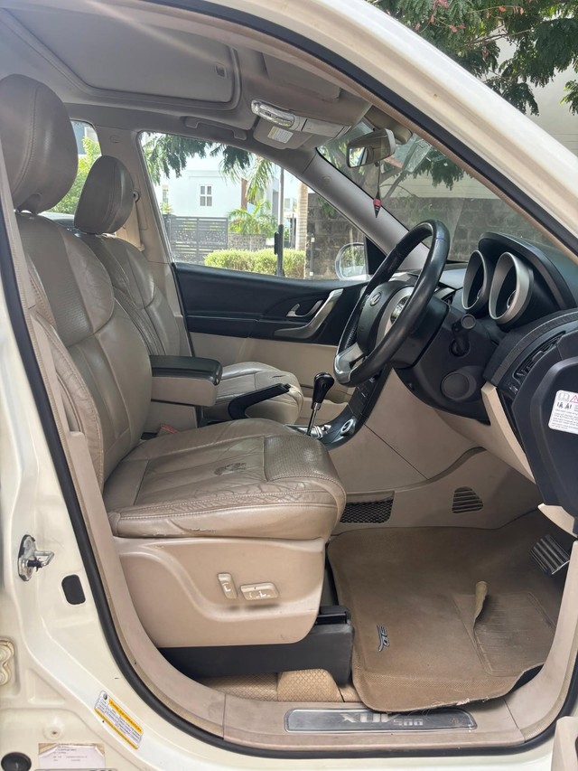 Second-hand 2016 Mahindra XUV500 AT W10 FWD for sale in Karur-6