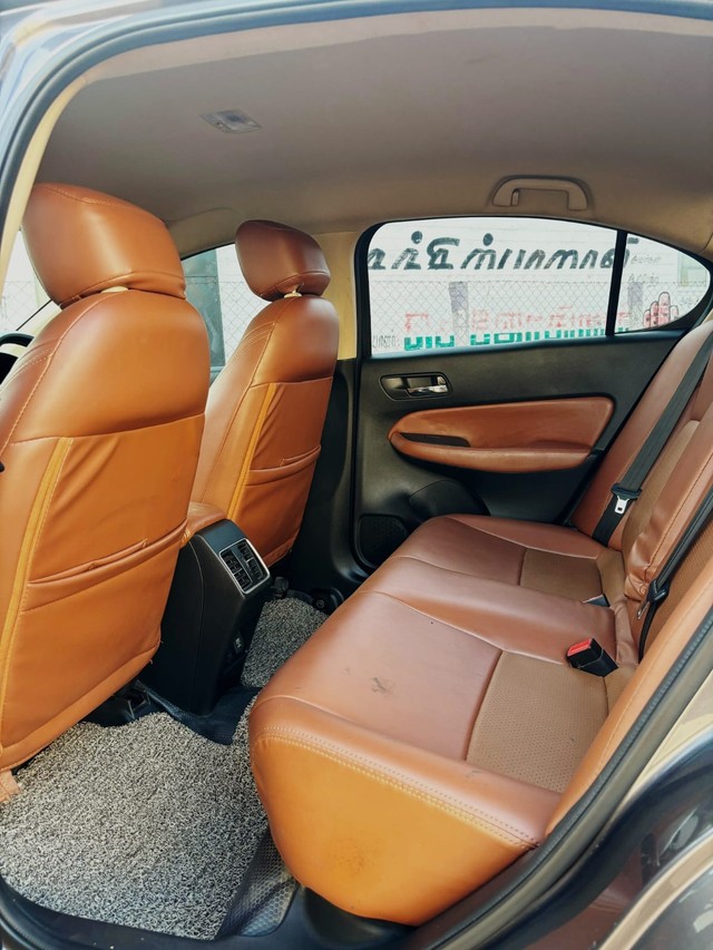 Second-hand 2021 Honda City i-VTEC S for sale in Karur-3