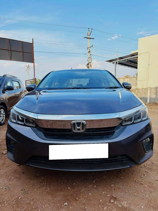 https://images10.gaadi.com/usedcar_image/4607098/original/processed_05eaef358826d1bbf5bc67398ac10f01.jpg?imwidth=6402