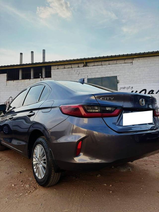 https://images10.gaadi.com/usedcar_image/4607098/original/processed_06f754b3a2397a8ad690dd52d300ef03.jpg?imwidth=6401