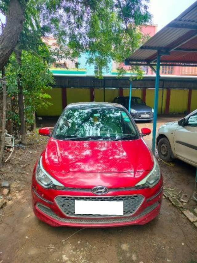 https://images10.gaadi.com/usedcar_image/4607135/original/processed_c0d963d7-3237-4ae2-a494-90e146185faf.jpg?imwidth=6400