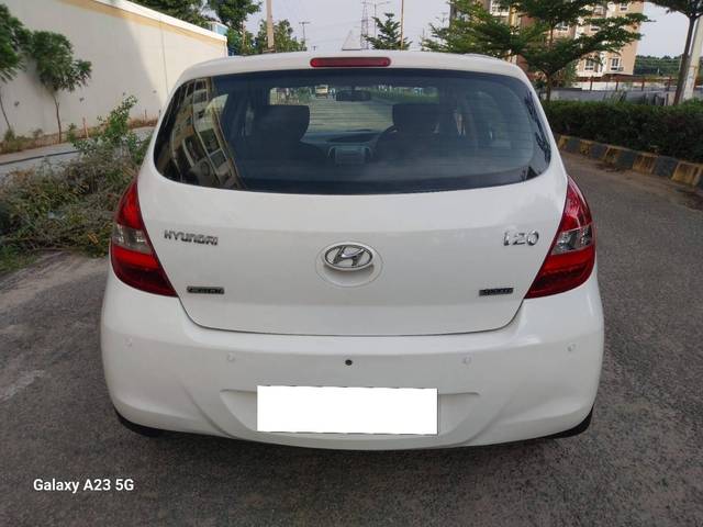 https://images10.gaadi.com/usedcar_image/4607144/original/processed_51d71f10c48e8e2d0f69102b6454b0b0.jpg?imwidth=6402