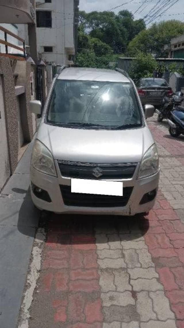 https://images10.gaadi.com/usedcar_image/4607146/original/processed_7fccba8f-aa0d-4f1e-bb39-4edba464be68.jpg?imwidth=6400