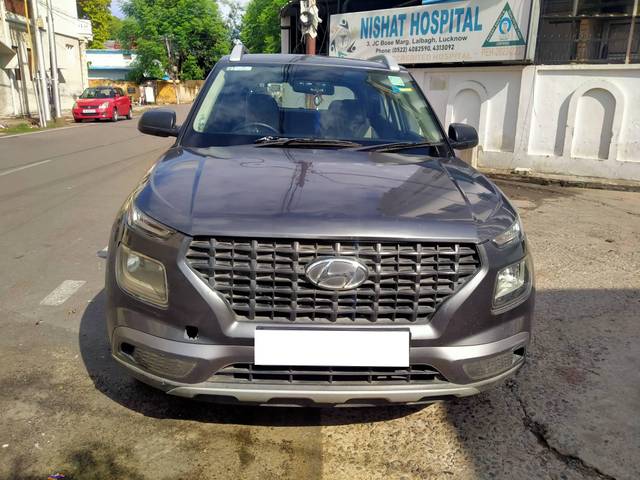 https://images10.gaadi.com/usedcar_image/4607160/original/processed_29c9ebb51852baf64c381d80d9010f81.jpg?imwidth=6400