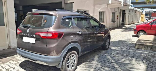 https://images10.gaadi.com/usedcar_image/4607161/original/processed_e2414d2c324027ca718dcf956db878f6.jpg?imwidth=6401