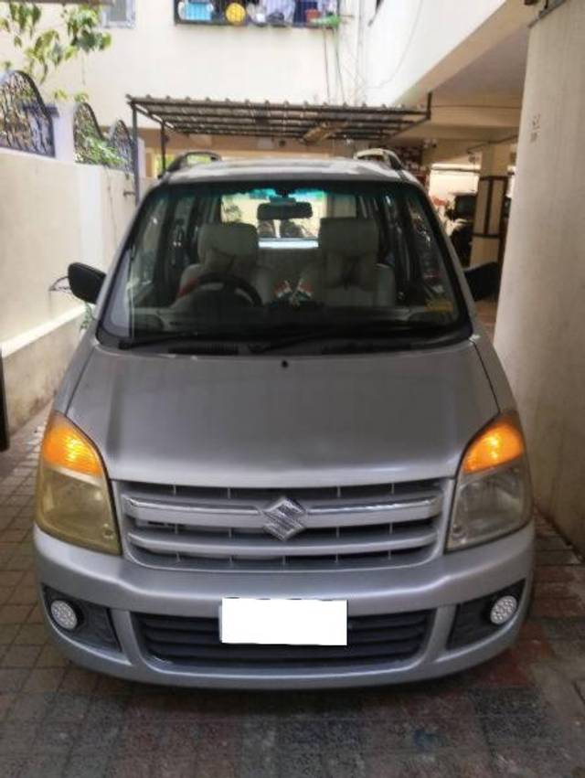 https://images10.gaadi.com/usedcar_image/4607164/original/processed_53a4304c-6c6e-416d-b5d7-a1c3e627e957.jpg?imwidth=6400