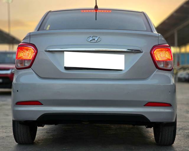 https://images10.gaadi.com/usedcar_image/4607171/original/processed_5b3d34201198a557f5e8247d8989e64f.jpg?imwidth=6401