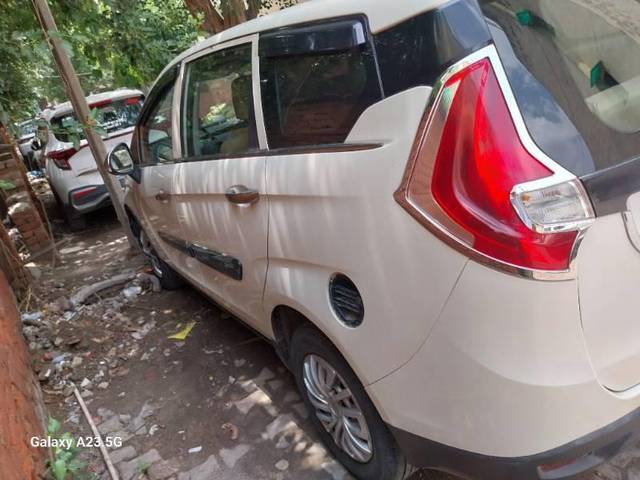 https://images10.gaadi.com/usedcar_image/4607172/original/processed_793bd008-8c9f-4b6b-ba32-c29d7f494ff3.jpg?imwidth=6402