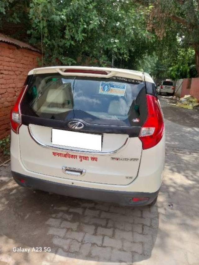https://images10.gaadi.com/usedcar_image/4607172/original/processed_cc674596-8fbd-4d76-9d91-309567f41bb0.jpg?imwidth=6401