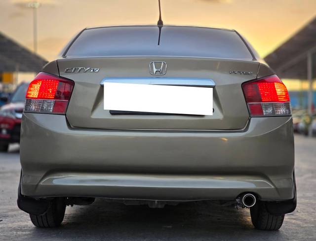 https://images10.gaadi.com/usedcar_image/4607175/original/processed_e747e0f7ce4a0eb53a634e66706df56e.jpg?imwidth=6401