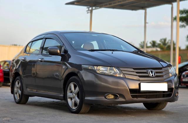 https://images10.gaadi.com/usedcar_image/4607177/original/processed_8dcfb938c121cb8184498e988bb1f49b.jpg?imwidth=6400