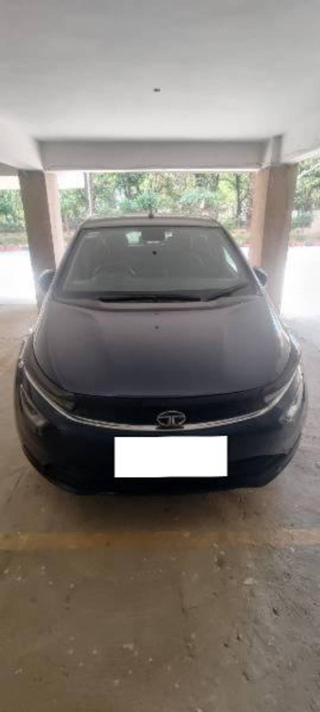 https://images10.gaadi.com/usedcar_image/4607178/original/processed_24182ec4-bef4-4710-82e0-1db8aa47824b.jpg?imwidth=6402