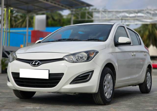 https://images10.gaadi.com/usedcar_image/4607187/original/processed_cb48c5a8e92e0497539dd918767fb830.jpg?imwidth=6402