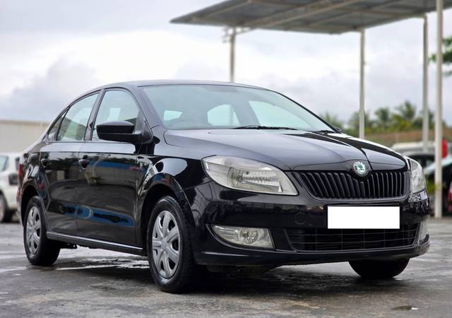 https://images10.gaadi.com/usedcar_image/4607188/original/processed_71c8df09caf4f4b2f4b635e19bfdd83c.jpg?imwidth=6400