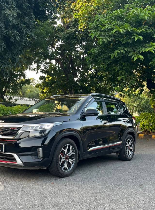 https://images10.gaadi.com/usedcar_image/4607192/original/4d1c94ec5a8730b542c3967407c96337.jpg?imwidth=6400