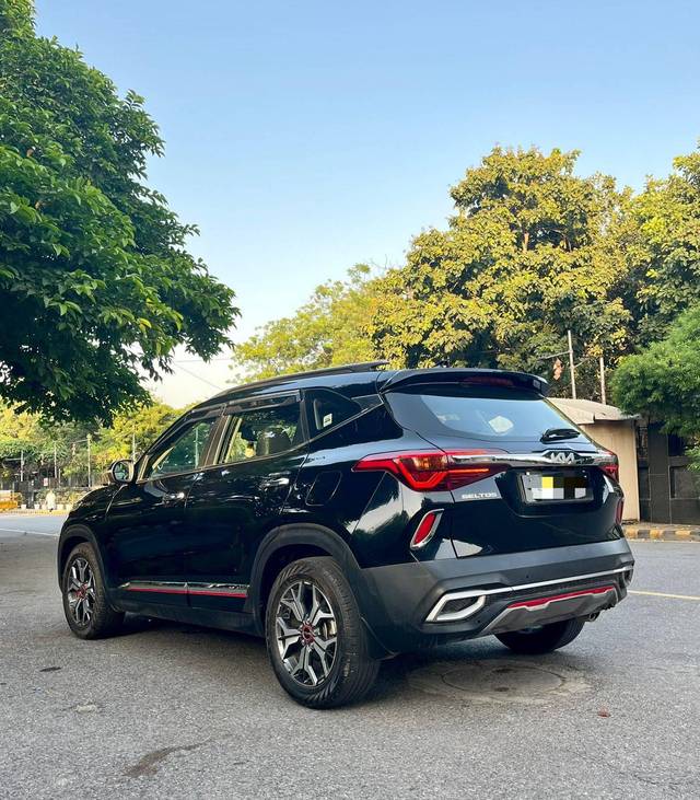 https://images10.gaadi.com/usedcar_image/4607192/original/processed_66fbc91ca90bf1f780d93c2691ac3ebe.jpg?imwidth=6402