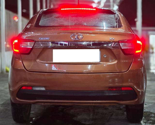 https://images10.gaadi.com/usedcar_image/4607198/original/processed_9763bc4680845b843b504cba64db42c5.jpg?imwidth=6401