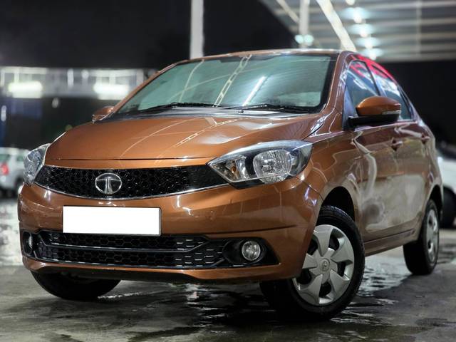 https://images10.gaadi.com/usedcar_image/4607198/original/processed_c8d9160327dd4e8d80ba7aded2d18e70.jpg?imwidth=6402