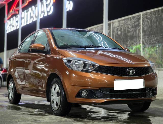 https://images10.gaadi.com/usedcar_image/4607198/original/processed_f1744b7ad35bc190759cc2b9d7592669.jpg?imwidth=6400