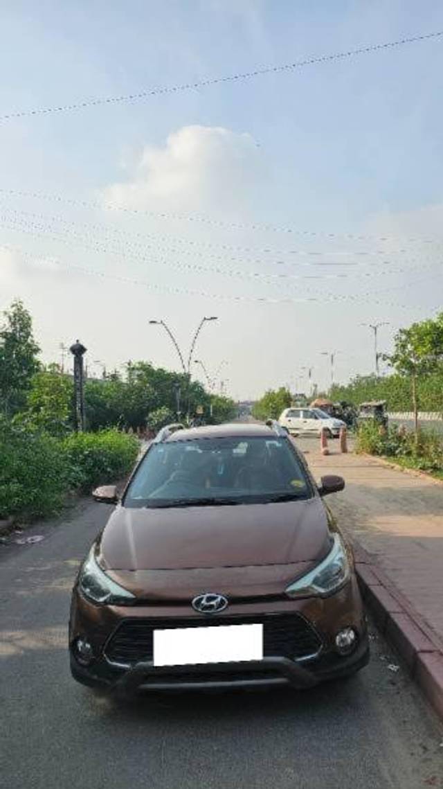https://images10.gaadi.com/usedcar_image/4607202/original/processed_006b6be7-ac7f-43e9-aaaa-45bb4a60a5a3.jpg?imwidth=6400