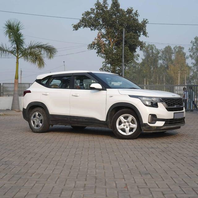 https://images10.gaadi.com/usedcar_image/4607217/original/processed_ba2417458075931c4e40c42d187bb20c.jpg?imwidth=6400