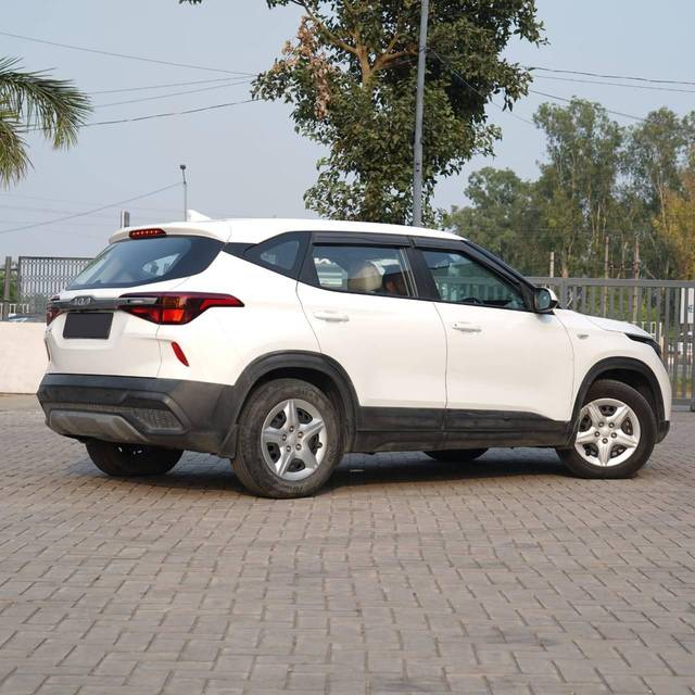 https://images10.gaadi.com/usedcar_image/4607217/original/processed_efc5b1b96685950f55822ce23238e764.jpg?imwidth=6402