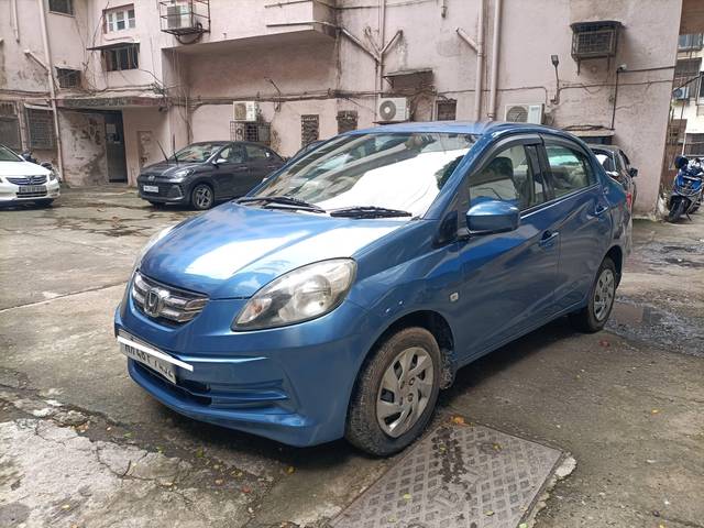 https://images10.gaadi.com/usedcar_image/4607228/original/processed_0e8603289deb88069d744a7cb6327a45.jpg?imwidth=6400