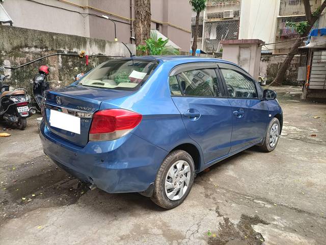 https://images10.gaadi.com/usedcar_image/4607228/original/processed_49d60b9d94fd6d2315d0e867ea3b8eff.jpg?imwidth=6401