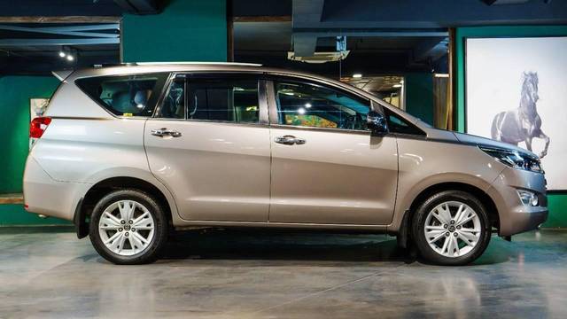 https://images10.gaadi.com/usedcar_image/4607234/original/processed_85a0ee552d110364d73c8d4aa0fac6cf.jpeg?imwidth=6401