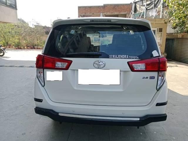 https://images10.gaadi.com/usedcar_image/4607268/original/processed_f1663cf6-6bdf-4b47-89db-edb2ecf1d46f.jpeg?imwidth=6401
