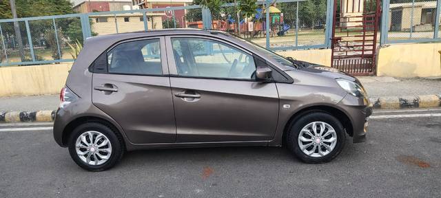 https://images10.gaadi.com/usedcar_image/4607293/original/fe15790e7b3dcf4aca742abd500b950c.jpg?imwidth=6401