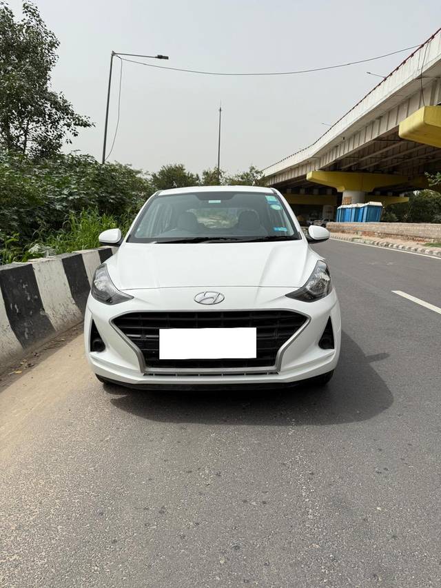 https://images10.gaadi.com/usedcar_image/4607296/original/processed_439a78e88e2ca3ad395f388c0f582d54.jpg?imwidth=6400